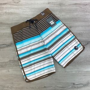 BILLABONG- BOARD SHORTS